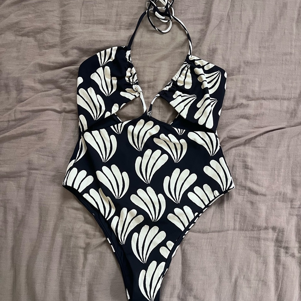 Zulu & Zephyr Black and Cream Palm Cut Out One Piece Swimsuit - Picture 5 of 7